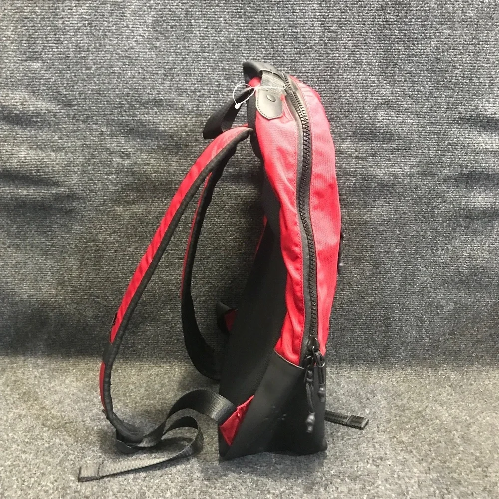 Nike Air Jordan 0192-R78 Collaborator Backpack 13-inch laptop sleeve red/black‎